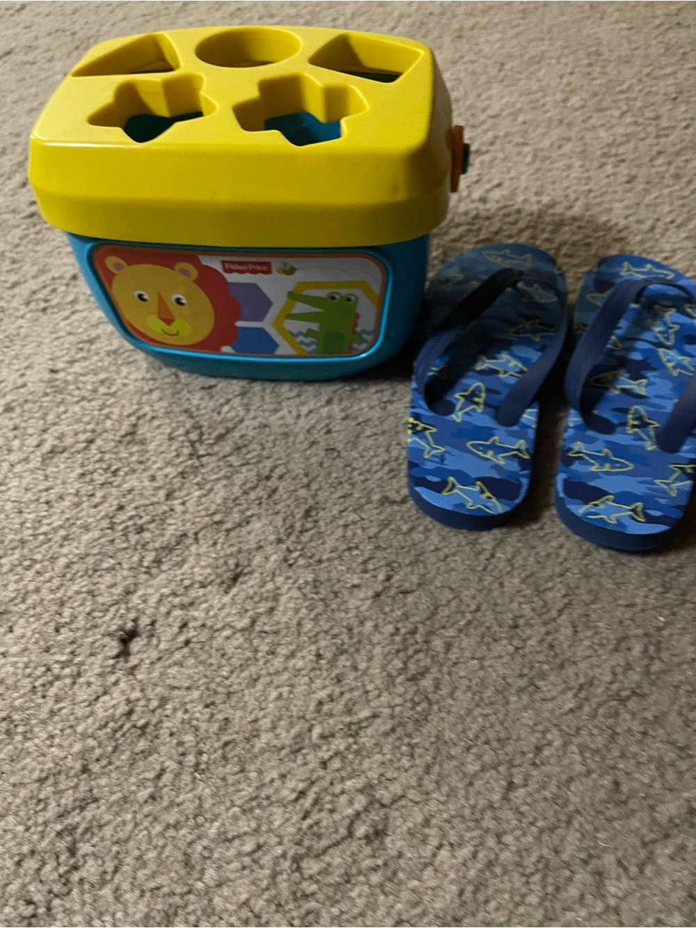 Fisher-Price Yellow/Blue Shape Sorter Bucket with Multicolor Shapes and flops - Picture 2 of 5